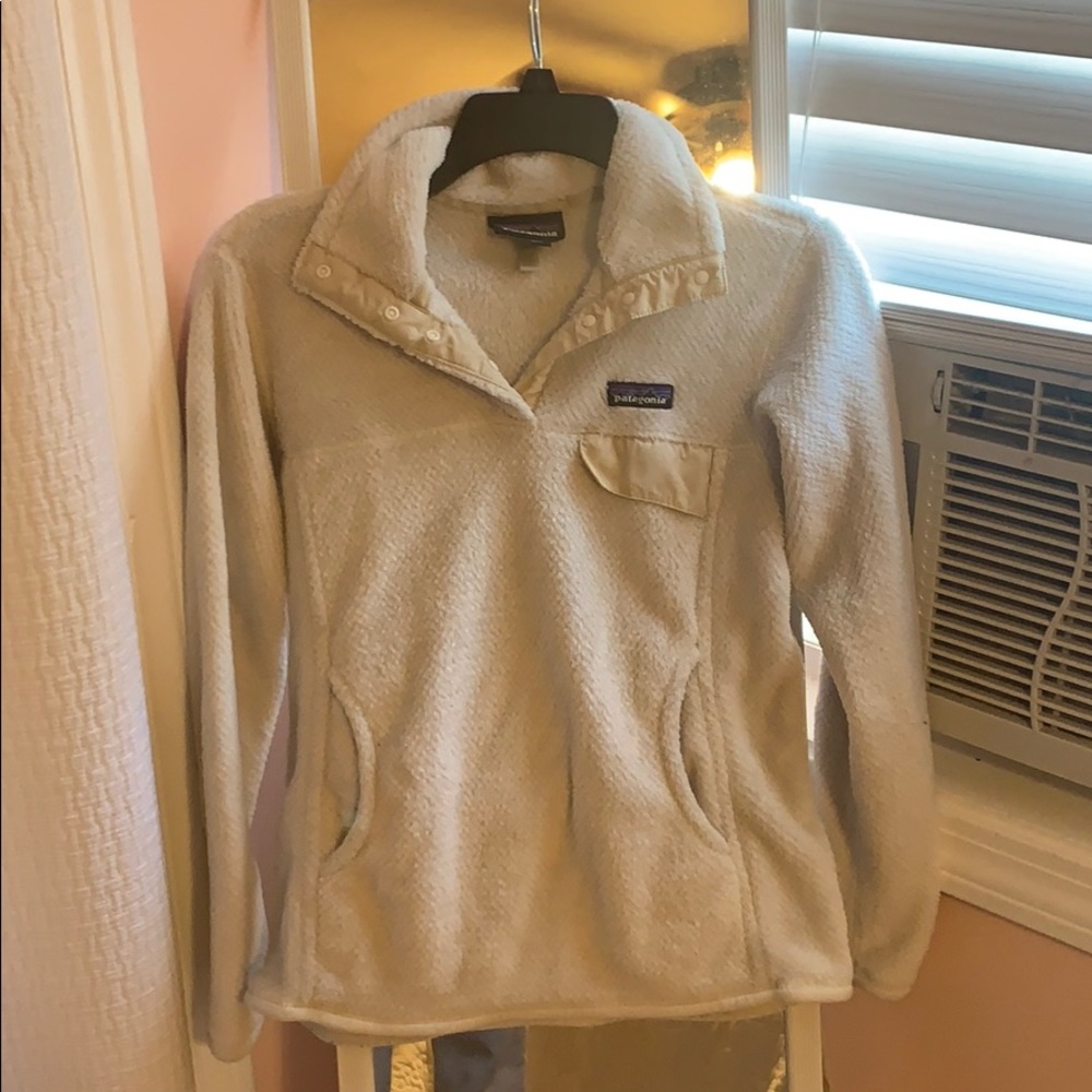 White Patagonia Sherpa Pullover